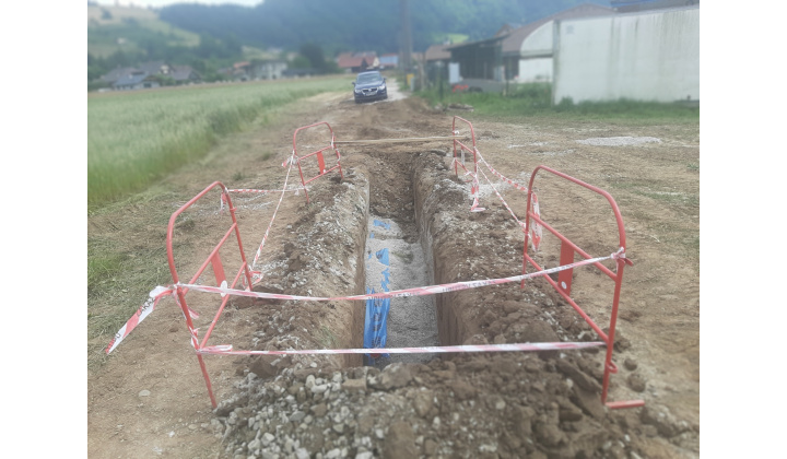 Ďalšie rodiny v Rovni sa môžu napojiť na vodovod a splaškovú kanalizáciu