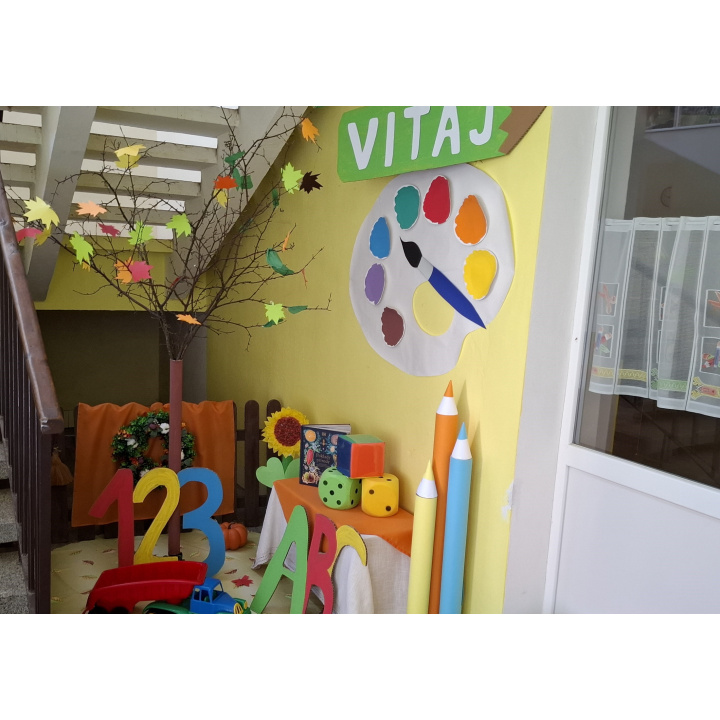 Detičky prišli dnes do vynovených priestorov našej materskej školy
