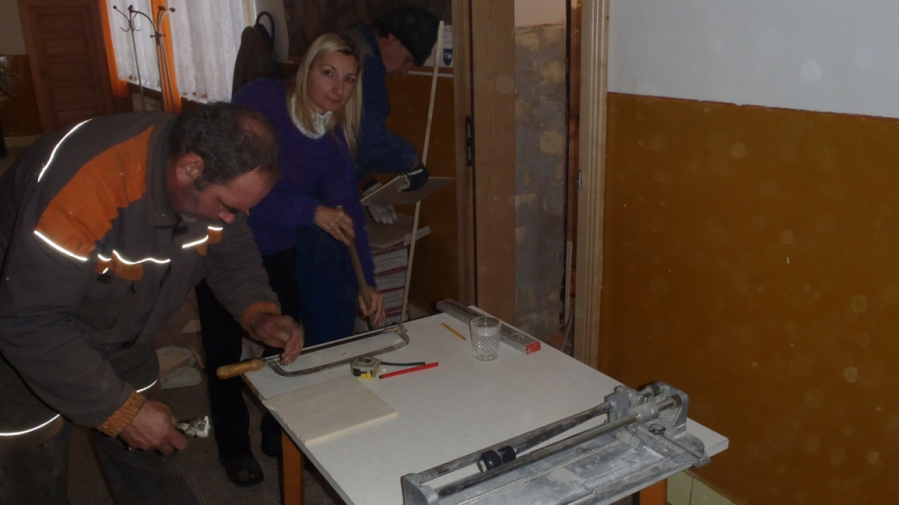 Foto: Brigáda na úprave  cesty v časti  Hore Pucovým 25.2.2023