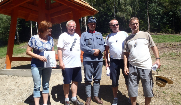 Fotky-Hostovice pietna spomienka na obete 1. sv. vojny