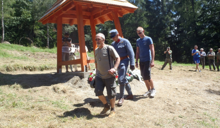 Fotky-Hostovice pietna spomienka na obete 1. sv. vojny
