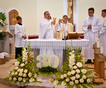 Aktuality / Slávnostná svätá omša na počesť 30. výročia vysvätenia nášho Božieho chrámu - foto