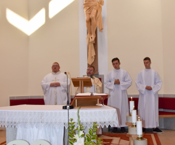 Aktuality / Slávnostná svätá omša na počesť 30. výročia vysvätenia nášho Božieho chrámu - foto