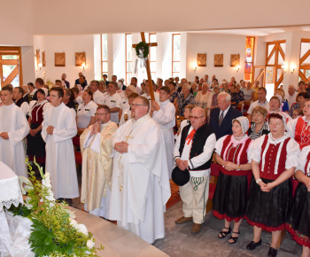 Aktuality / Slávnostná svätá omša na počesť 30. výročia vysvätenia nášho Božieho chrámu - foto