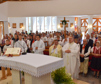 Aktuality / Slávnostná svätá omša na počesť 30. výročia vysvätenia nášho Božieho chrámu - foto