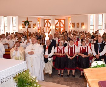 Aktuality / Slávnostná svätá omša na počesť 30. výročia vysvätenia nášho Božieho chrámu - foto