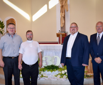 Aktuality / Slávnostná svätá omša na počesť 30. výročia vysvätenia nášho Božieho chrámu - foto