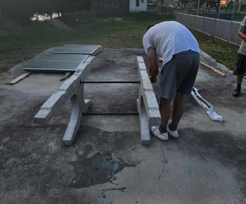 Aktuality / Vážení občania, mládež a deti -  príďte si zahrať do parku stolný tenis - foto