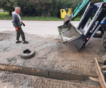 Aktuality / Vyčistili sme kanál na prístupovej ceste na Klin - foto