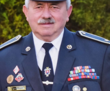 Aktuality / Blahoželanie jubilantovi Júliusov Molnárovi - foto