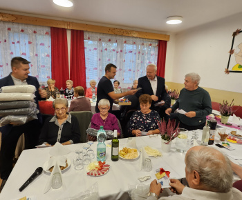 Aktuality / Privítanie detí do života a stretnutie s občanmi nad 70 rokov - foto