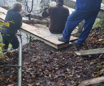 Aktuality / Oprava lavice cez rieku Orava - foto