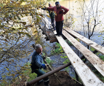 Aktuality / Oprava lavice cez rieku Orava - foto