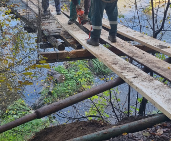 Aktuality / Oprava lavice cez rieku Orava - foto