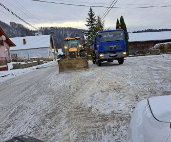 Aktuality / V dolnej časti obce odstraňujeme poruchu na vodovodnom potrubí - foto