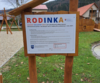 Aktuality / POZVÁNKA na slávnostné otvorenie nášho inkluzívneho ihriska RODINKA - foto