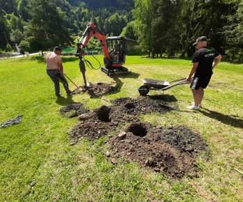 Aktuality / V sobotu sme otvorili a posvätili naše inkluzívne detské ihrisko RODINKA - foto