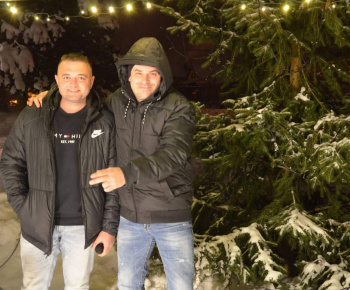 Aktuality / Sv. Mikuláš zavítal aj do nášho Božieho chrámu a zapálil vianočný stromček - foto