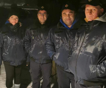 Aktuality / Sv. Mikuláš zavítal aj do nášho Božieho chrámu a zapálil vianočný stromček - foto