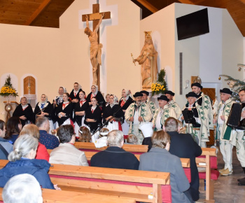 Aktuality / Pozrite si fotky z jasličkovej slávnosti v našom Božom chráme  - foto