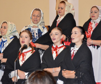 Aktuality / Pozrite si fotky z jasličkovej slávnosti v našom Božom chráme  - foto