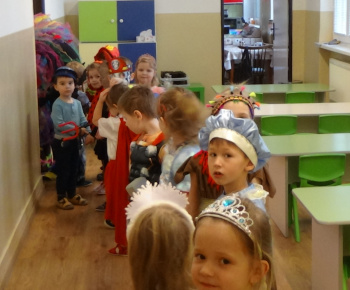 Aktuality / Deti z materskej školy Zvedavá Lienka  mali dnes karneval - 7.2.2024 - video
