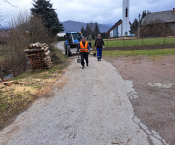 Aktuality / Úprava miestnych komunikácií - foto
