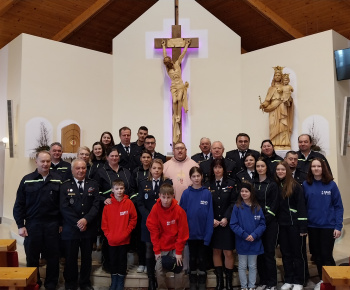 Aktuality / Pobožnosť krížovej cesty v našom kostole - foto