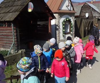 Aktuality / Deti z našej materskej školy vynášali Morenu - foto