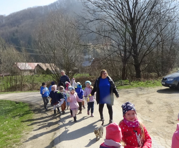 Aktuality / Deti z našej materskej školy vynášali Morenu - foto