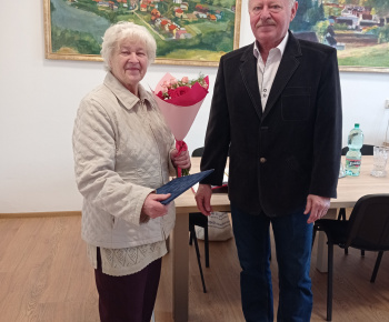 Aktuality / Blahoželanie k životnému jubileu občianke obce p. Márii Jurigovej - foto