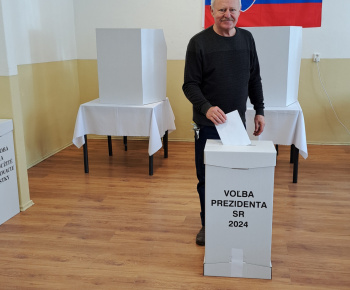 Aktuality / Voľby prezidenta SR - Zápisnica volebnej komisie v obci Medzibrodie n/Or. - foto