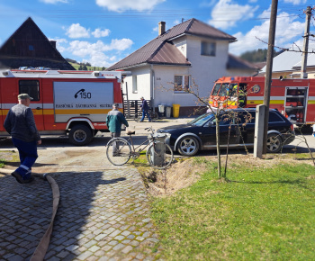 Aktuality / V obci začal horieť rodinný dom 26.3.2023 - foto