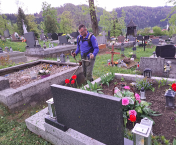 Aktuality / Kosenie cintorína, parku, brehov Pucovského potoka a iných plôch v obci - foto
