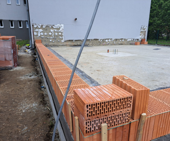 Aktuality / Prístavba budovy materskej školy v našej obci - foto