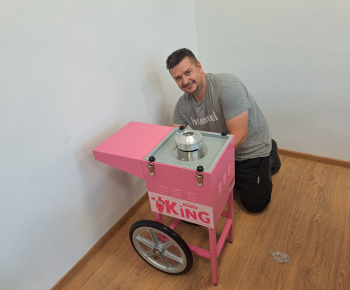 Aktuality / Zakúpili sme stroj na výrobu cukrovej vaty - foto