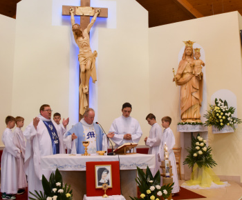Aktuality / Pozrite si fotky z  odpustovej slávnosti našej patrónky Panny Márie Pomocnici kresťanov - foto