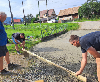 Aktuality / Výstavba schodov a úprava vstupnej cesty na gagaparku - foto