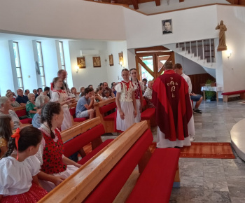 Aktuality / Blahoželanie nášmu správcovi farnosti k  meninám - foto