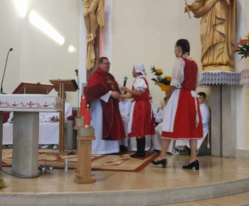 Aktuality / Blahoželanie nášmu správcovi farnosti k  meninám - foto