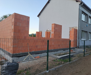 Aktuality / Prístavba materskej školy v obci Medzibrodie nad Oravou  Kód projektu: 06R01-20-V02-00239 - foto