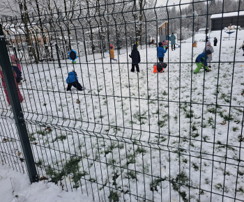 Aktuality / Prvému tohtoročnému snehu sa potešili aj deti v našej materskej škole - foto
