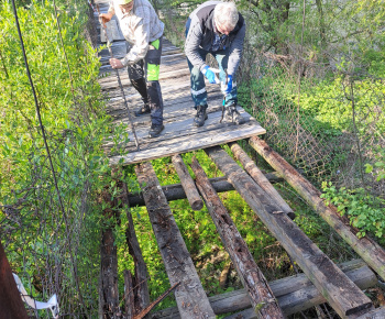 Aktuality / Oprava lavice cez rieku Orava - foto