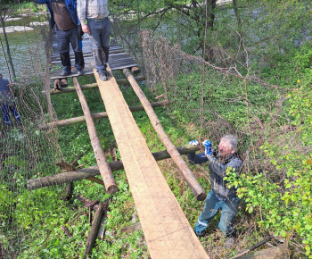 Aktuality / Oprava lavice cez rieku Orava - foto