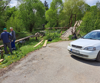Aktuality / Oprava lavice cez rieku Orava - foto