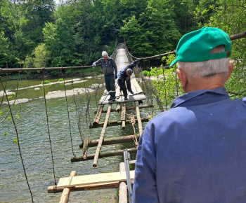 Aktuality / Oprava lavice cez rieku Orava - foto