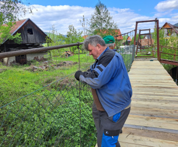 Aktuality / Oprava lavice cez rieku Orava - foto