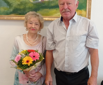 Aktuality / Starosta obce udelil jubilantom Pamätný list - foto