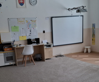 Aktuality / Detičky prišli dnes do vynovených priestorov našej materskej školy - foto