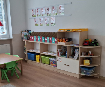 Aktuality / Detičky prišli dnes do vynovených priestorov našej materskej školy - foto